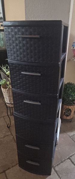 Plastic drawer storage