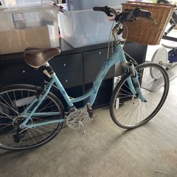 Women’s 10 Speed Beach Cruiser 