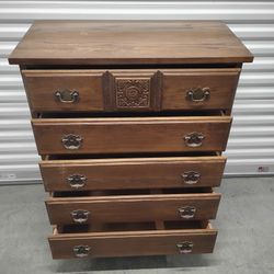 Solid Wood Dresser, Free Delivery👍