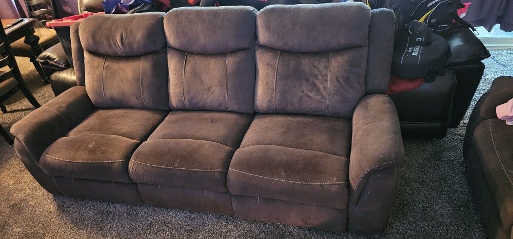 brown sofas with reclining