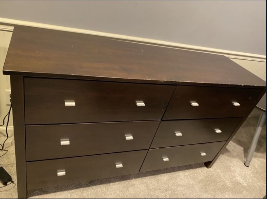 Wood 6-Drawer Dresser - Heavy Solid Wood ***Massively Low Price Need Gone ASAP In 72hr FCFS!!! 