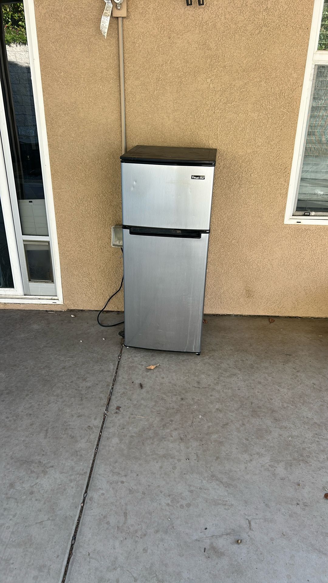 Mini fridge