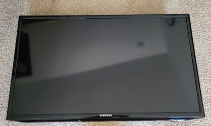 Samsung 31.5 inch HDTV WiFi 120 Htz