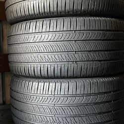 Set 255/45-19 Pirelli Con El 80% De Vida 