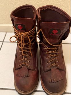 Steel toe boots