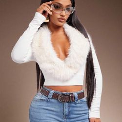 New Beautiful White Top Size Small