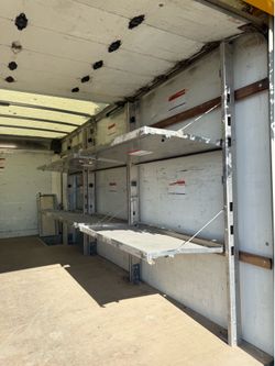 Cargo shelves/delivery shelves