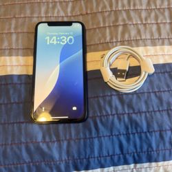 iPhone 11 Pro 64 G Space Comes w Charger!!