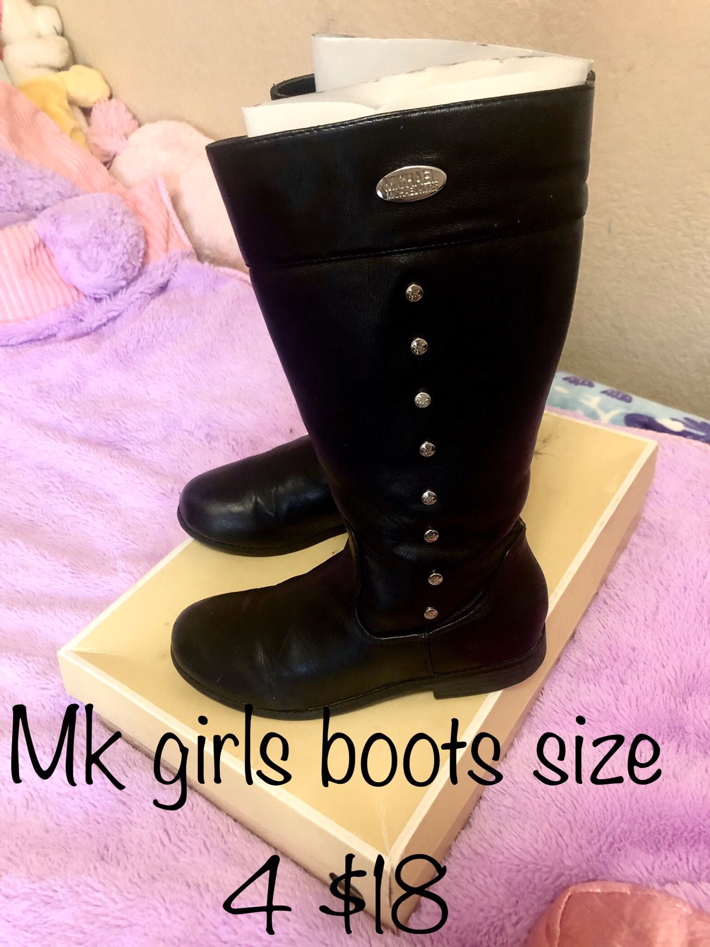 Mk girls boots size 4