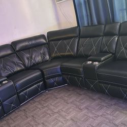 Sectional sofa Recliner!!Ask For Price 