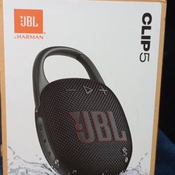 JBL Clip 5 Bluetooth Speaker 