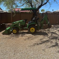 2022 John Deere 2025R Backhoe