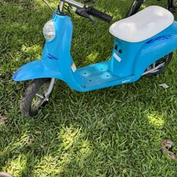 Razor Scooter. Chrissy. 