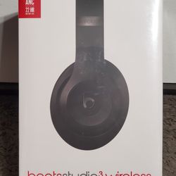 Black Beats Studio 3 Headphones