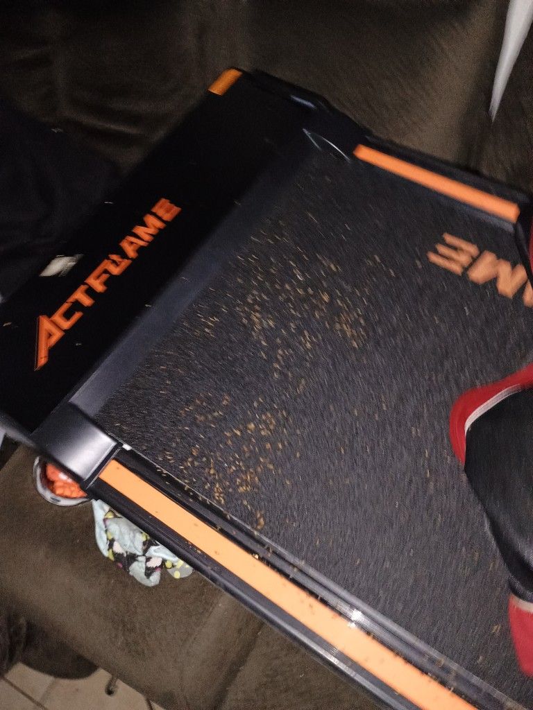 Treadmill - Home Gym