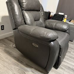 Used In Great Condition Electric Recliner Chair