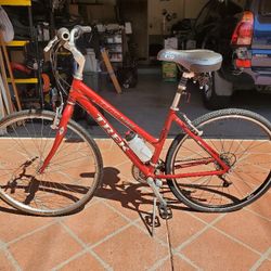 Trek 7300 Multitrack 21 Speed Ladies Bicycle