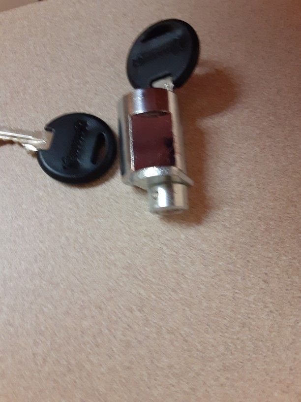 CHATEAU CYLINDER LOCK FOR BEZEL LATCHES FOR STORAGE LOCKERS for Sale in