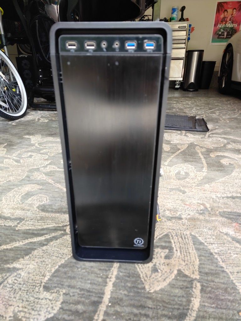 Desktop Case With Tons Of Parts (1250W Power)