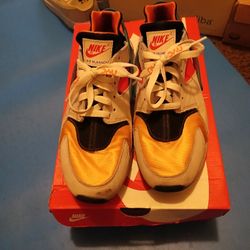 Nike Air Huarache Size 10 Excellent Conditions Just Me Wiping Out Been Packed With Original Box