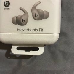 Powerbeats Fit