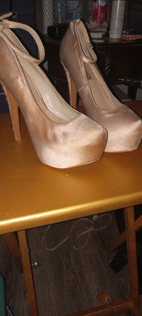 Platform Stilletto With Ankle Strap Sz8