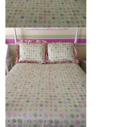 Full Size Pink And green Comforter, Dust Ruffle And Curtains