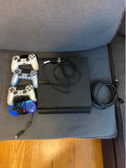 PlayStation 4 (PS4)