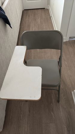 Student Desk Chair with Attached Tablet Arm