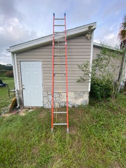 Keller 20’ fiberglass industrial strength ladder
