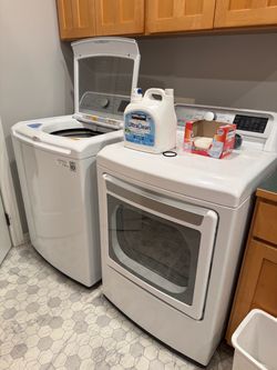 8 yr old $200 working-washer & dryer for sale