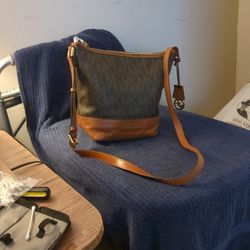 Small Michael Kors Bucket Purse 