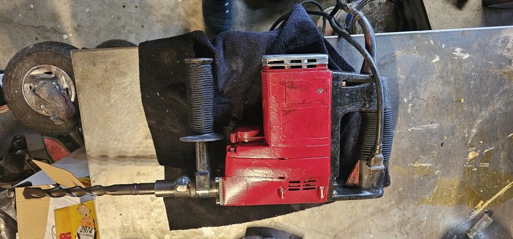Heavy Duty Redhead 747 Hammer Drill/Chipper for Sale in Pikeville