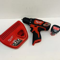 Milwaukee M12 3/8 Drill Driver,charger & Battery Included. ( Works Perfectly)