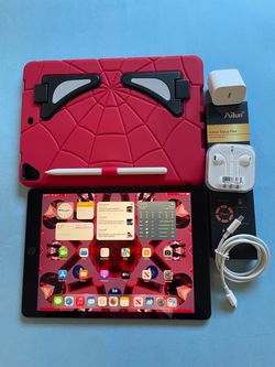 Apple IPad 7th Generation (10.2” Retina / IOS 18 / Touch ID ) 32GB with stylus Pen,  case  & Accessories