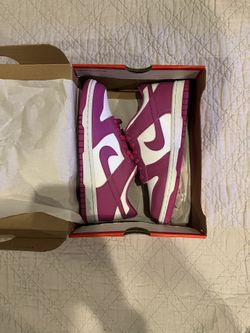 nike fushsia dunk