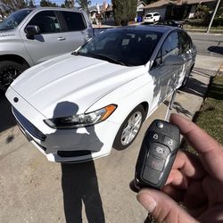 Car keys/Fobs/Llaves De Autos