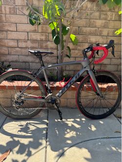 FUJI ROAD BIKE FULL CARBON