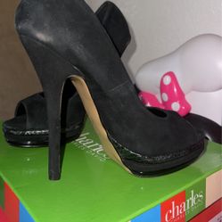 Charles Heels Black $10 