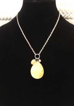 Stone necklace like new