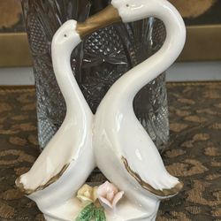 Vintage porcelain Kissing Swans Figurine