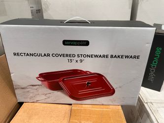 Servappetit Red Rectangular Covered Stoneware Bakeware with Lid 13x9 Baking Dish