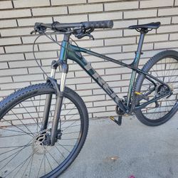 Trek 7 Mountain Bike 29er Size Xlarge 
