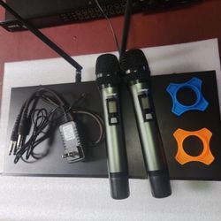 PROFESSIONAL 329  DUAL CHANNELS RECEIVER ,2   WIRELESS METAL MICROPHONES SYSTEM.                                    July 4 Special 🎉🎉✨️