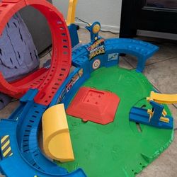 💥 Hot Wheels 💥 Monster Trucks T-Rex Volcano Arena Playset