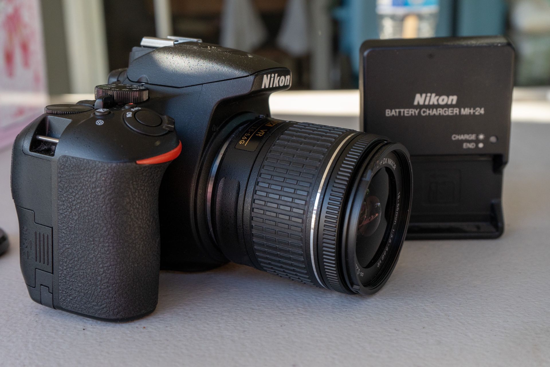 Nikon D3500 Electronics & Media