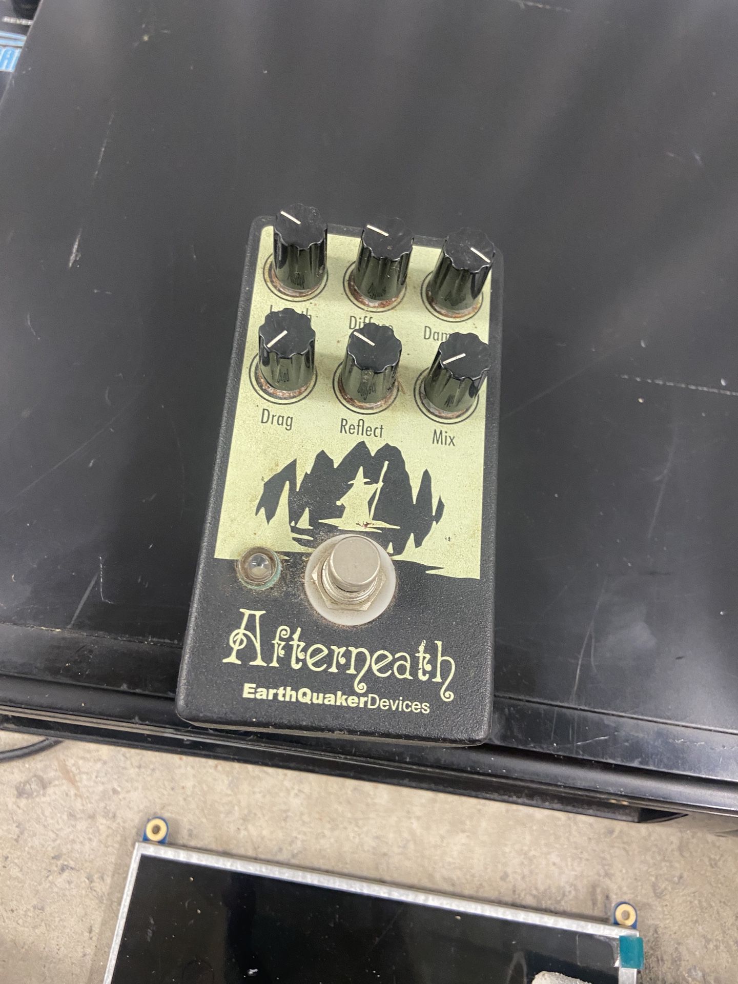 Earthquaker GUITAR/BASS PEDAL aftermath Reverb Echo Delay