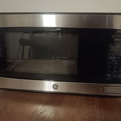 GE STAINLESS STEEL MICROWAVE 