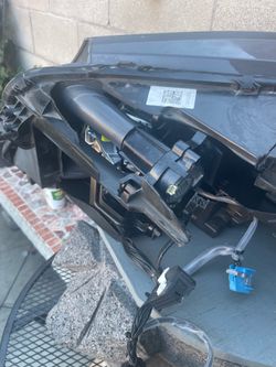 Tengo una luz para carro Mercedes