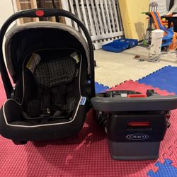 Graco Infant Car Seat And Base 